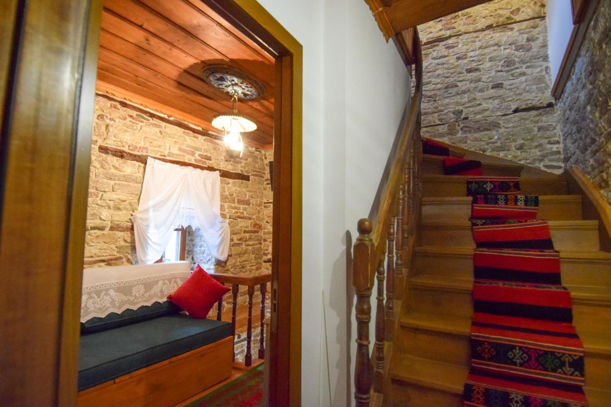 Aqueduct Inn Gjirokastër Exterior foto