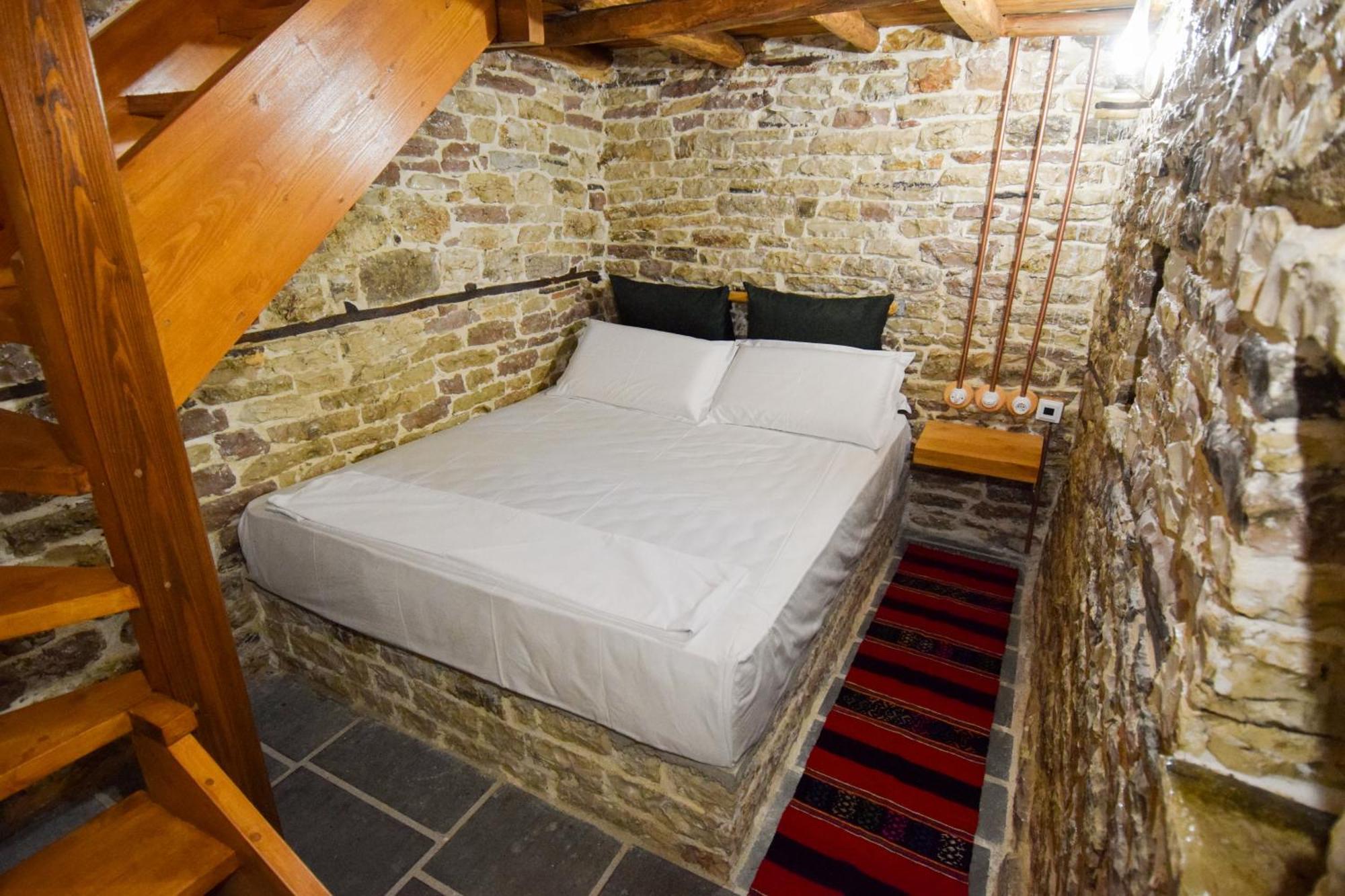 Aqueduct Inn Gjirokastër Exterior foto