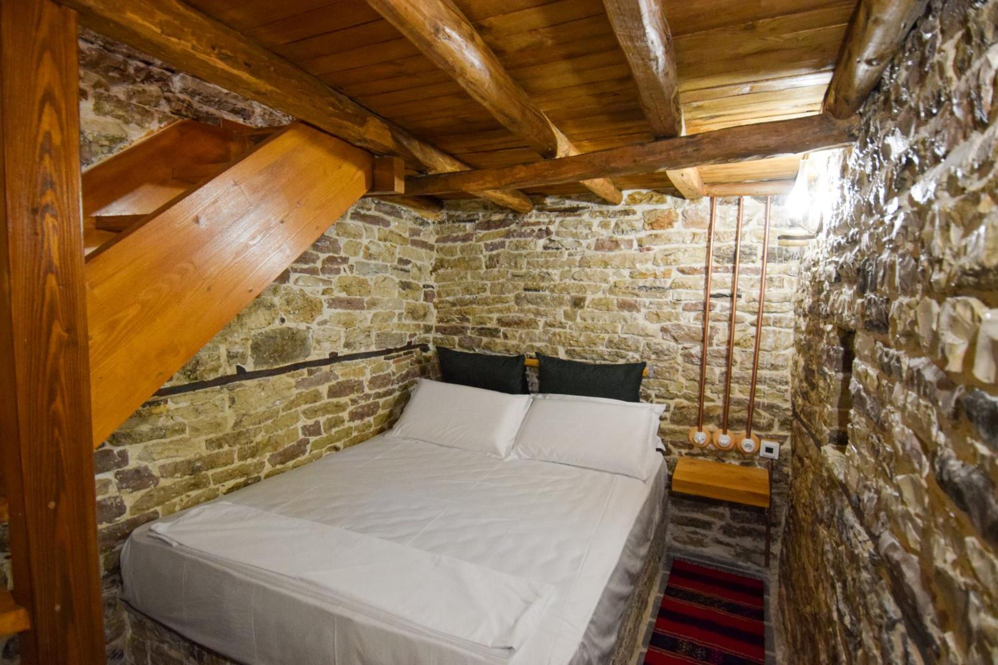 Aqueduct Inn Gjirokastër Exterior foto