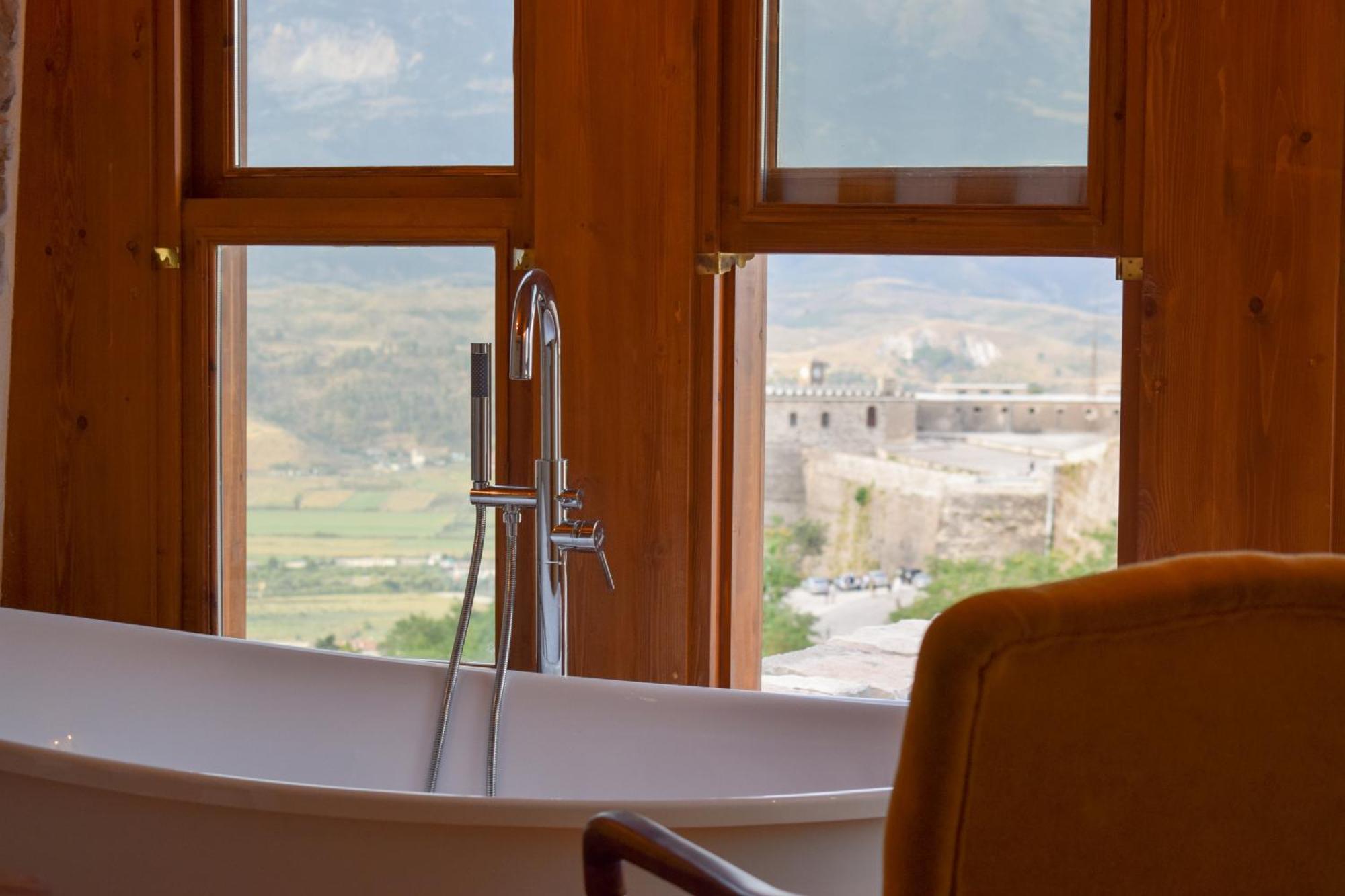 Aqueduct Inn Gjirokastër Exterior foto