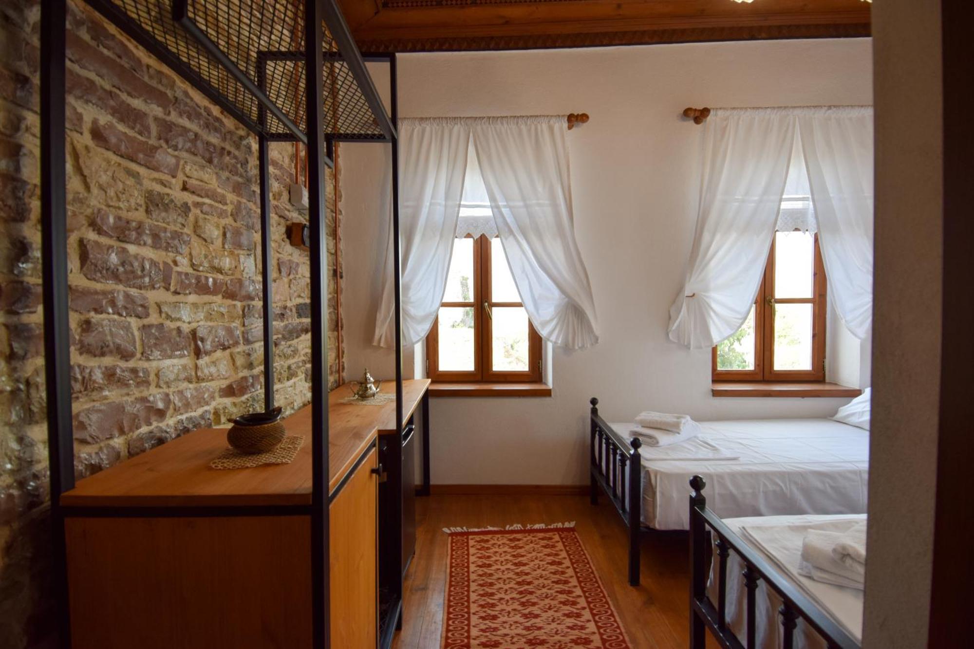 Aqueduct Inn Gjirokastër Exterior foto